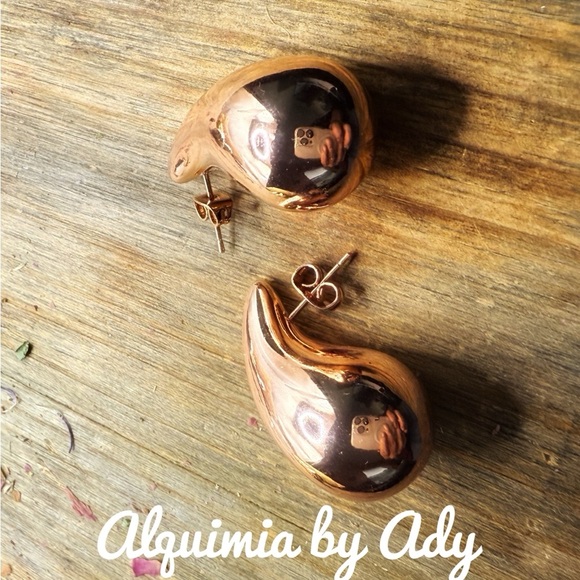 ROSE GOLD BIG RAINDROPS STATEMENT STUD EARRINGS - Picture 1 of 1
